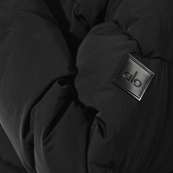 Alo Yoga Glacier Puffer Jacket Coat Black Size Medium - Picture 3 of 7